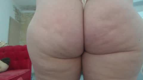 Snapshot of luckyanabella chatting on March 9, 6:50 am Ana online show from March 9, 6:50 am