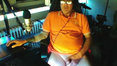        call me  Stefan online show from May 24, 8:15 pm