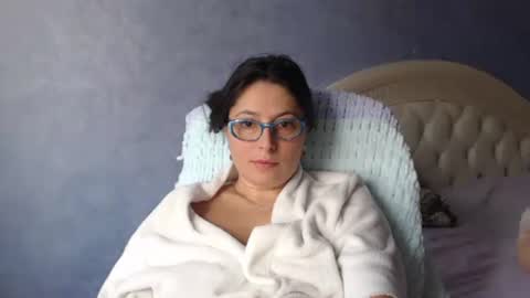 Snapshot of luckylinda23 chatting on October 20, 11:26 am luckylinda23 online show from October 20, 11:26 am