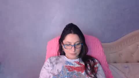 luckylinda23 online show from February 22, 6:10 pm