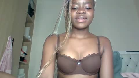 lilian online show from November 30, 8:16 pm