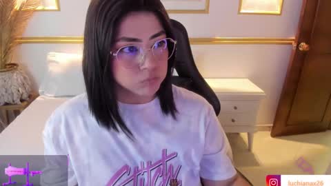 Snapshot of lucy266_ chatting on March 5, 8:32 am lucy online show from March 5, 8:32 am