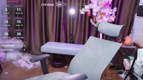Snapshot of lucy__bb chatting on October 6, 1:56 am Lucy online show from October 6, 1:56 am