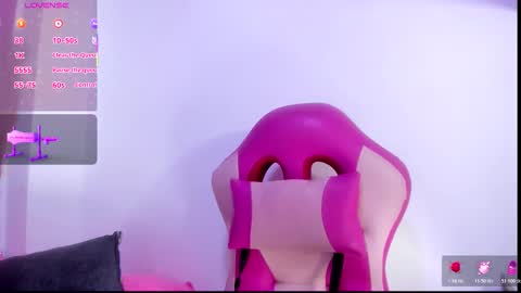 lucy_beatifull online show from January 19, 4:39 pm