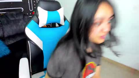 lucy_harris_ online show from February 27, 2:57 am