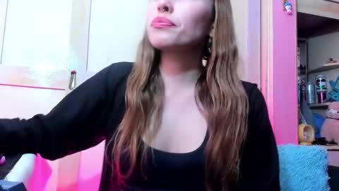 Snapshot of lucy_s3x chatting on October 25, 3:07 am Lulu online show from October 25, 3:07 am