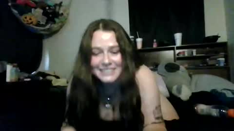 Lucy online show from March 17, 11:32 pm