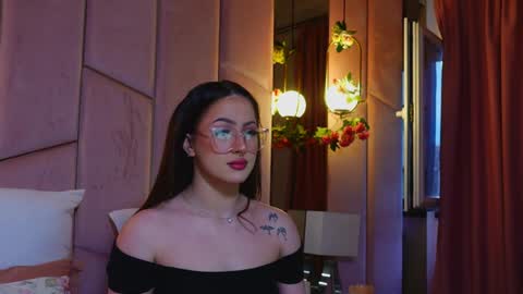 Lucy Lexton online show from March 30, 4:34 am