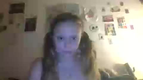lucylovesflowers online show from July 28, 7:17 am