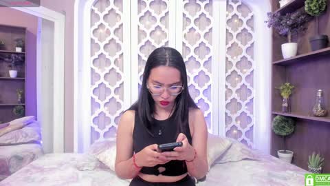 Snapshot of lucyy_liiu chatting on January 20, 7:04 pm Lucy Liiu online show from January 20, 7:04 pm