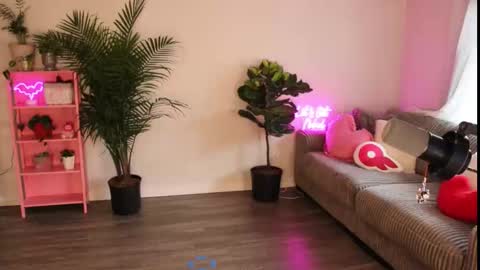 Lucy online show from March 6, 9:25 pm