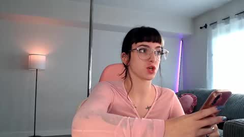 Snapshot of lucyyluvss chatting on September 23, 11:11 pm Lucy online show from September 23, 11:11 pm