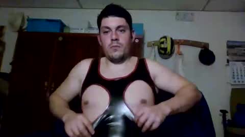 A slave to the mistress.. un esclavo para las amas dominantes. online show from December 18, 11:55 pm