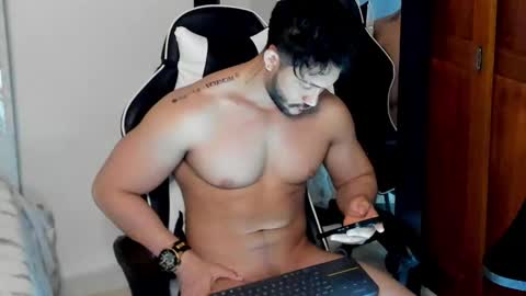 luis_baptista online show from December 21, 5:47 am