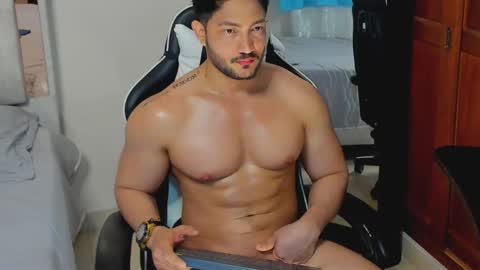 luis_baptista online show from October 14, 6:05 am