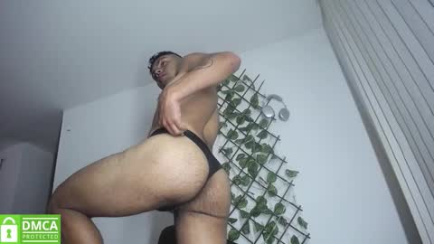 luis_prince_ online show from March 9, 11:42 pm