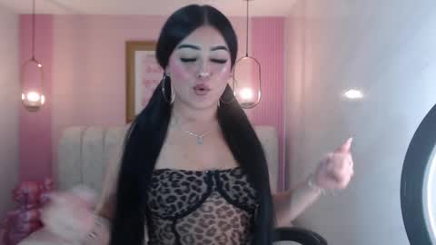 Lu  online show from May 28, 3:15 am