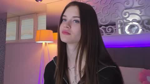 LuisaClover online show from February 26, 1:58 pm