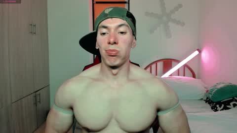 Snapshot of luisfernikesportboy chatting on January 13, 9:52 pm Luis Fer PVT IS OPEN online show from January 13, 9:52 pm