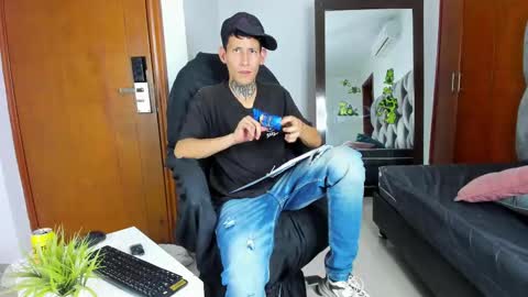 Snapshot of lujuriau_u chatting on October 7, 5:03 am lujuriau_u online show from October 7, 5:03 am