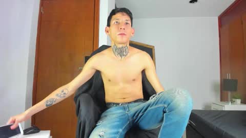 Snapshot of lujuriau_u chatting on October 17, 5:00 am lujuriau_u online show from October 17, 5:00 am