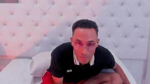 lukas_sanchez online show from October 29, 3:36 pm