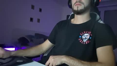 Snapshot of lukasschoetz chatting on September 29, 9:14 pm lukasschoetz online show from September 29, 9:14 pm