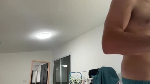Snapshot of lukegunn22 chatting on January 9, 2:22 am MR. Luke Gunn online show from January 9, 2:22 am
