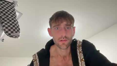 Snapshot of lukegunn22 chatting on February 22, 11:24 pm MR. Luke Gunn online show from February 22, 11:24 pm