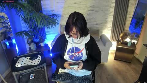 Cookie  online show from March 21, 6:19 am