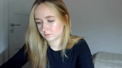 Lulu Baby18 online show from March 16, 9:08 pm