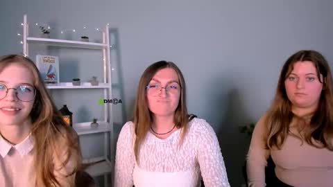Snapshot of lulu_fly_ chatting on October 14, 2:31 pm lulu_fly_ online show from October 14, 2:31 pm