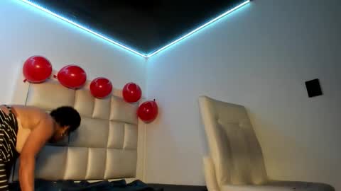 elizabeth online show from March 24, 12:22 pm