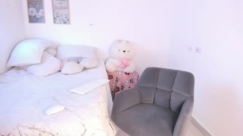 Snapshot of lulu_russell chatting on December 7, 12:18 pm LULU online show from December 7, 12:18 pm