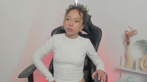 Snapshot of luluuberry chatting on October 19, 2:11 pm luluuberry online show from October 19, 2:11 pm