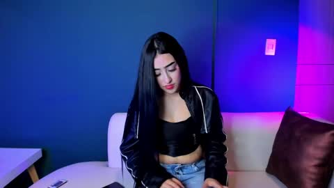 luna_444 online show from May 7, 4:30 am