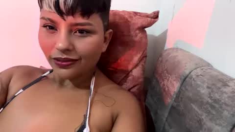 Snapshot of luna__cute chatting on February 24, 4:16 am Luna online show from February 24, 4:16 am