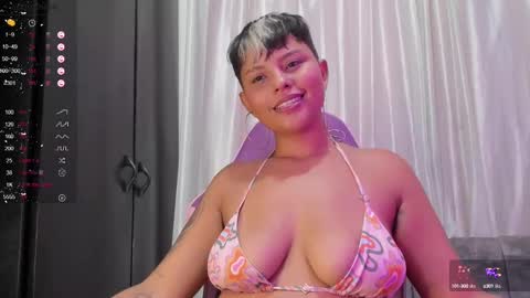 Snapshot of luna__cute chatting on March 2, 12:20 am Luna online show from March 2, 12:20 am