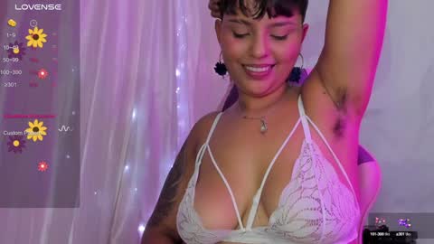 Snapshot of luna__cute chatting on December 17, 7:37 pm Luna online show from December 17, 7:37 pm
