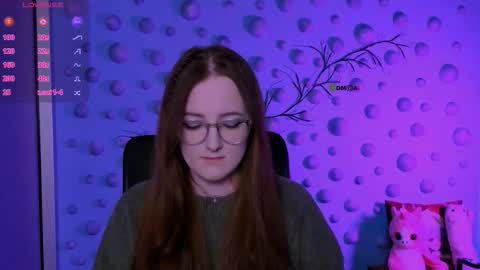 luna_berryy online show from February 3, 8:57 pm