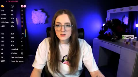 Snapshot of luna_berryy chatting on February 24, 8:25 pm luna_berryy online show from February 24, 8:25 pm