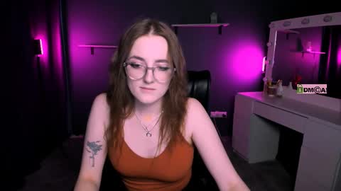 Snapshot of luna_berryy chatting on March 7, 5:40 am luna_berryy online show from March 7, 5:40 am