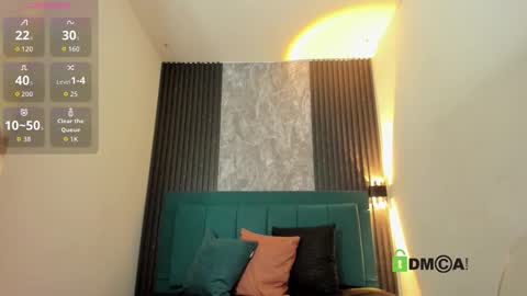 Luna Milf online show from December 5, 7:44 pm