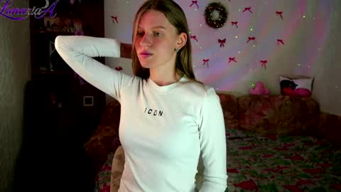 luna_evan online show from April 27, 8:45 am