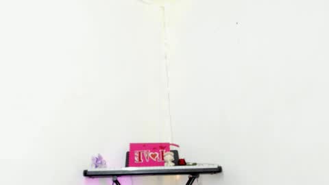 Snapshot of luna_fioree chatting on October 29, 4:36 am  Luna Fioree  online show from October 29, 4:36 am