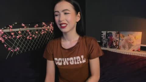 Elizabeth online show from March 30, 5:35 pm