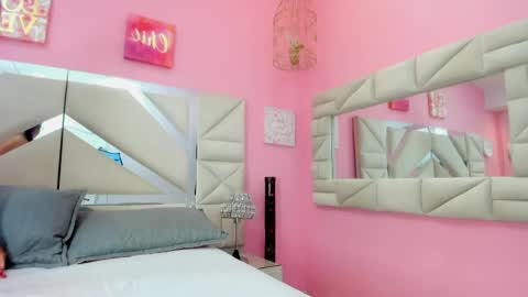 luna_hix online show from April 22, 3:35 am