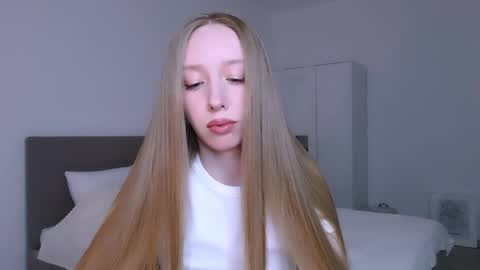 Luna online show from April 2, 9:11 pm