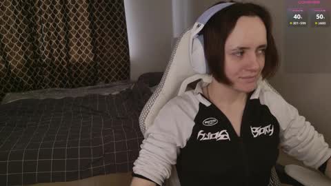 luna_loveeee online show from April 10, 6:30 am