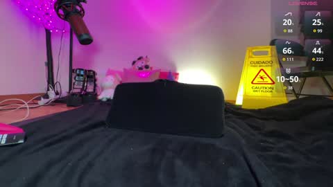 Luna Luuvz online show from March 2, 7:15 am